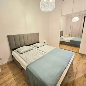 First -- żoliborz 4 , Warszawa Polska